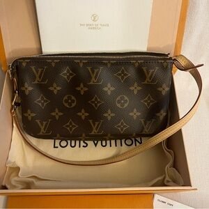Louis Vuitton Pochette Accessoires Monogram
Clutch MB3109 Shoulder Bag.